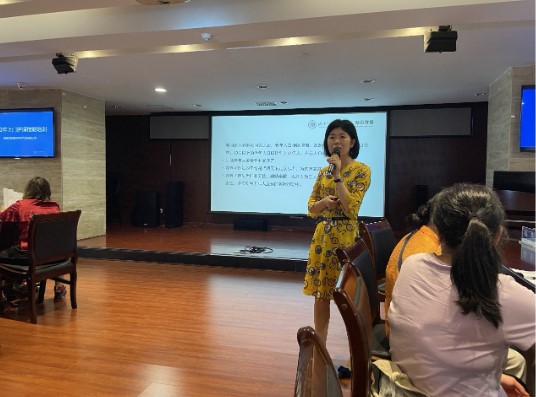 “強(qiáng)化崗位技能，培養(yǎng)業(yè)務(wù)人才” ——湖南發(fā)展養(yǎng)老聯(lián)合湖南中醫(yī)藥大學(xué)護(hù)理學(xué)院組織開展養(yǎng)老護(hù)理員專題培訓(xùn)